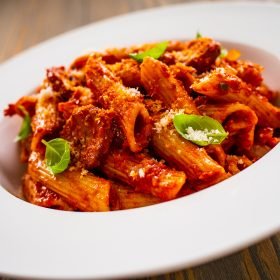 Penne all'arrabbiata met chorizo recepten chef and knife belgium kookwinkel