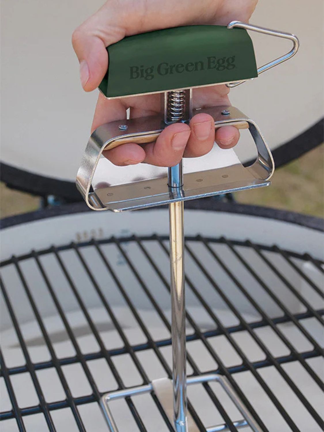 Chef & Knife Big Green Egg Cast Iron Grid Lifter (3)